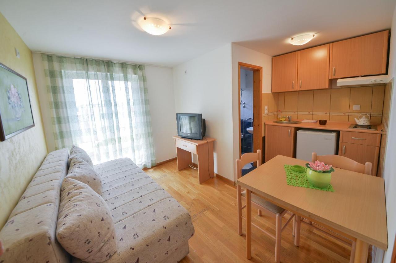 Disney Apartments Будва Екстер'єр фото