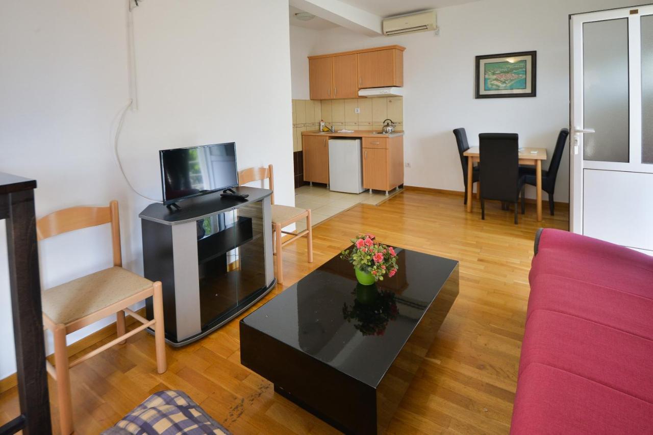 Disney Apartments Будва Екстер'єр фото