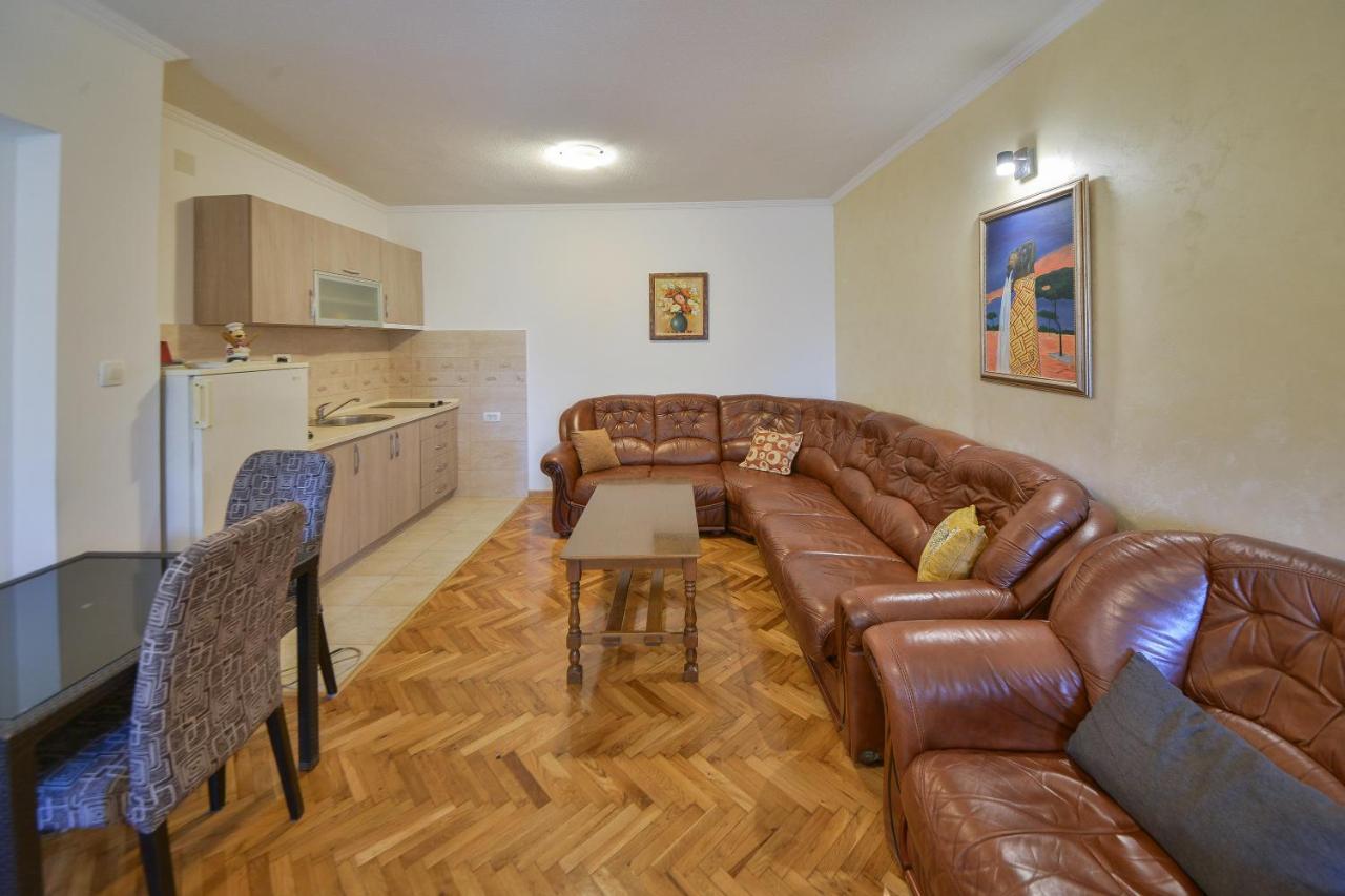 Disney Apartments Будва Екстер'єр фото