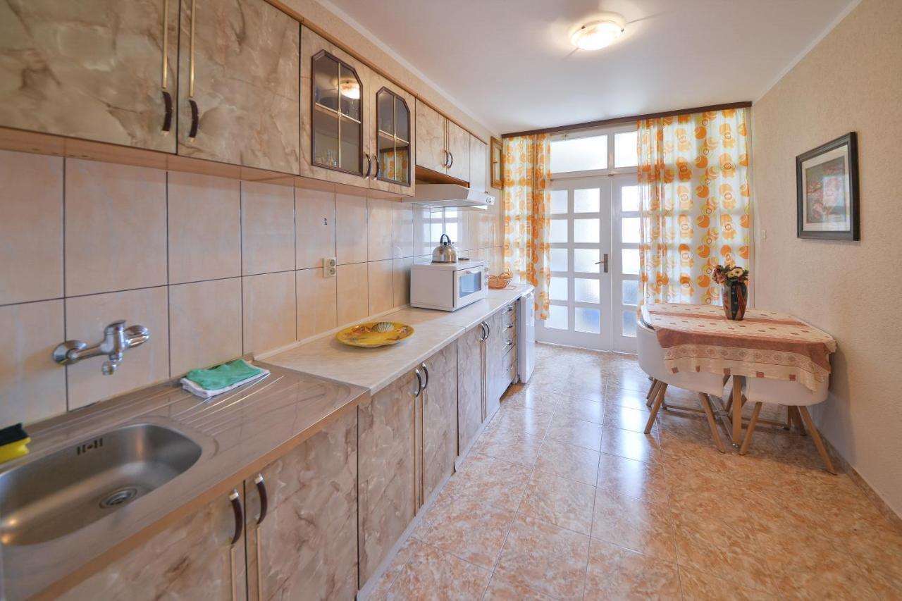 Disney Apartments Будва Екстер'єр фото