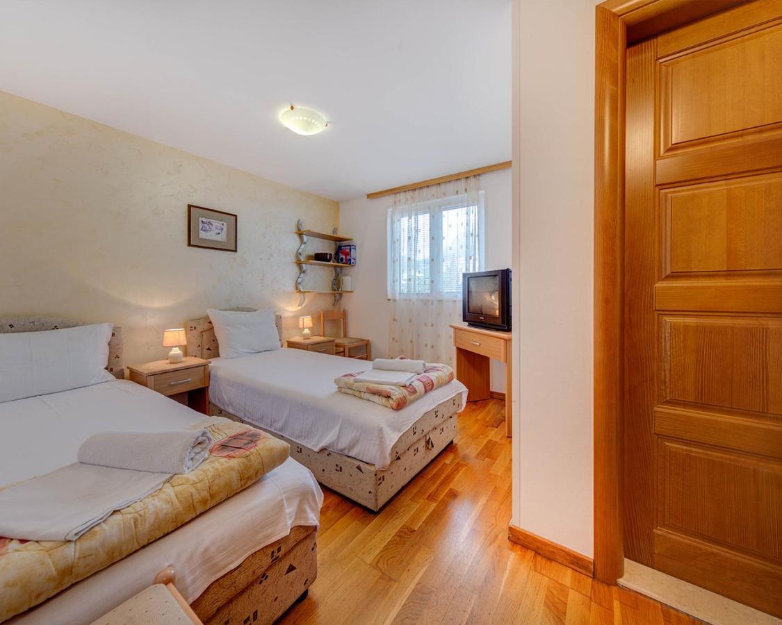 Disney Apartments Будва Екстер'єр фото