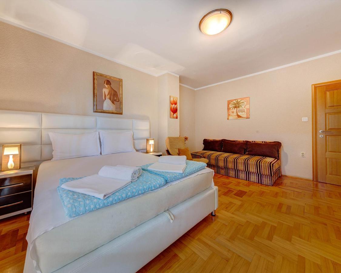 Disney Apartments Будва Екстер'єр фото