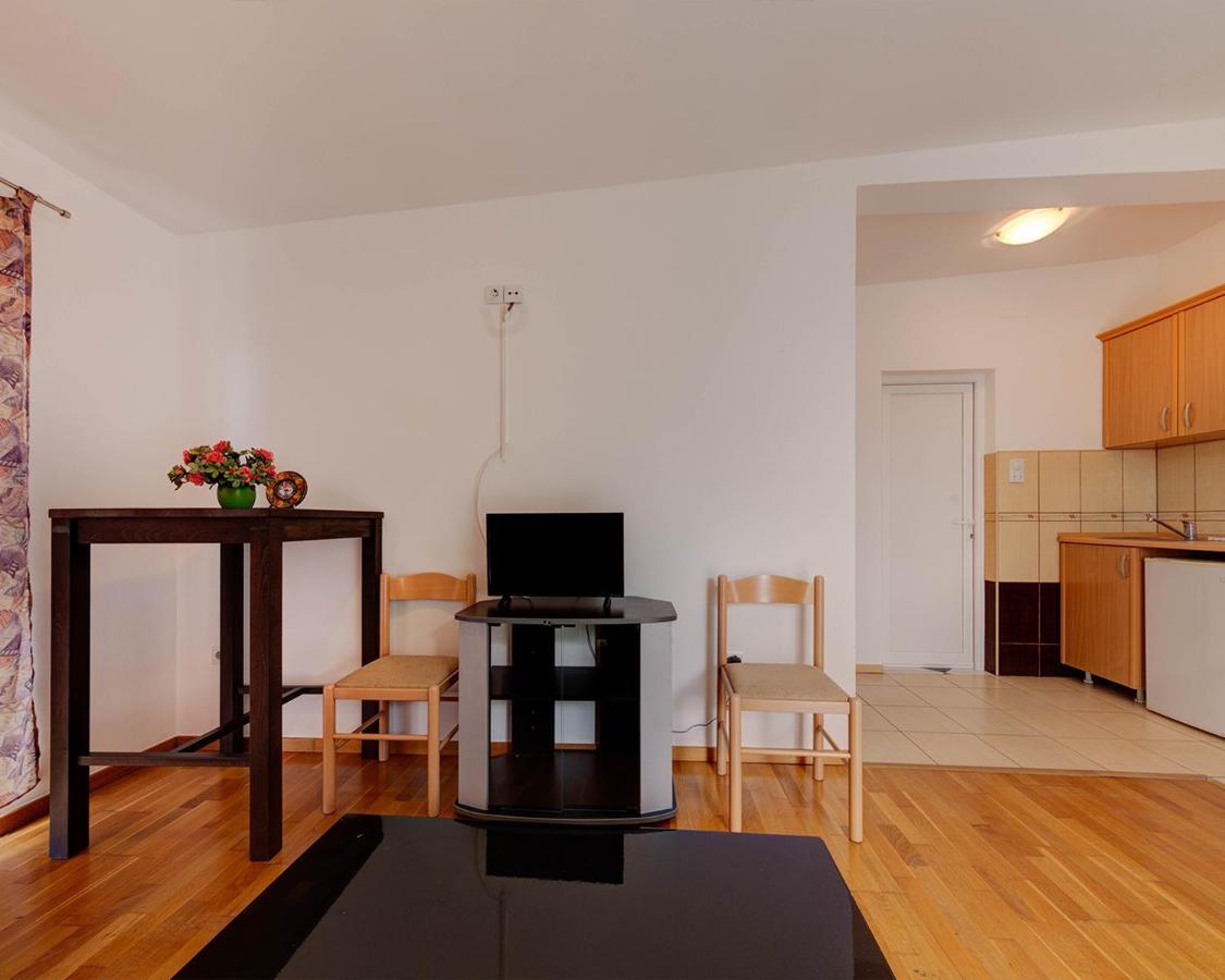 Disney Apartments Будва Екстер'єр фото