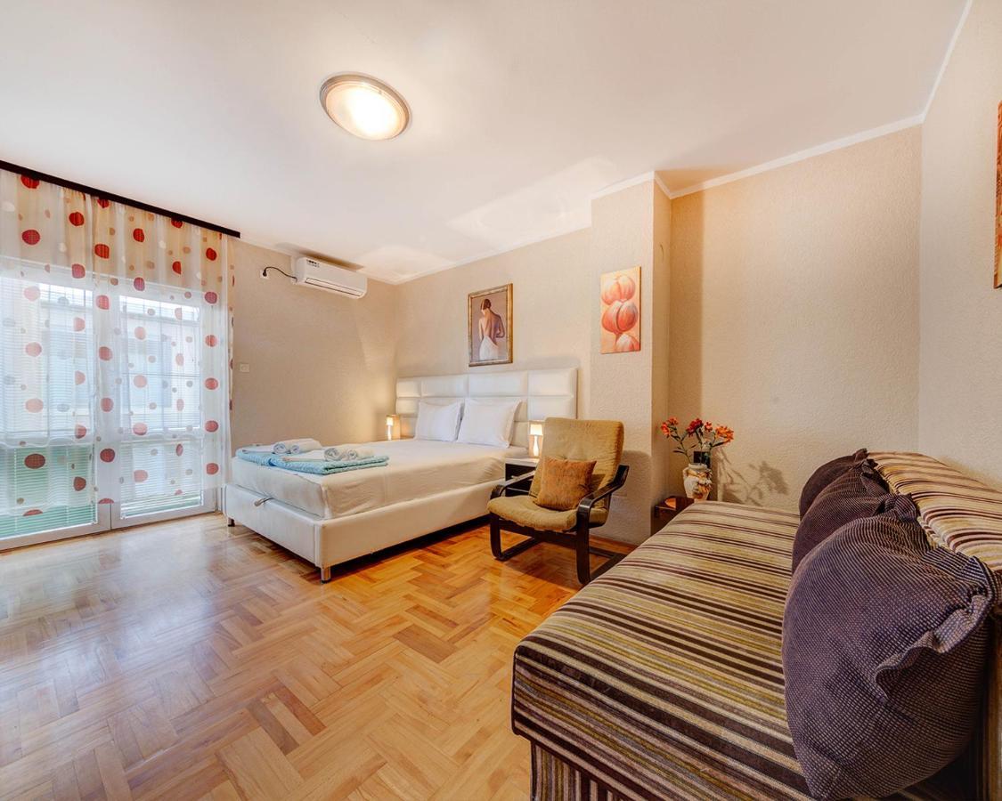Disney Apartments Будва Екстер'єр фото